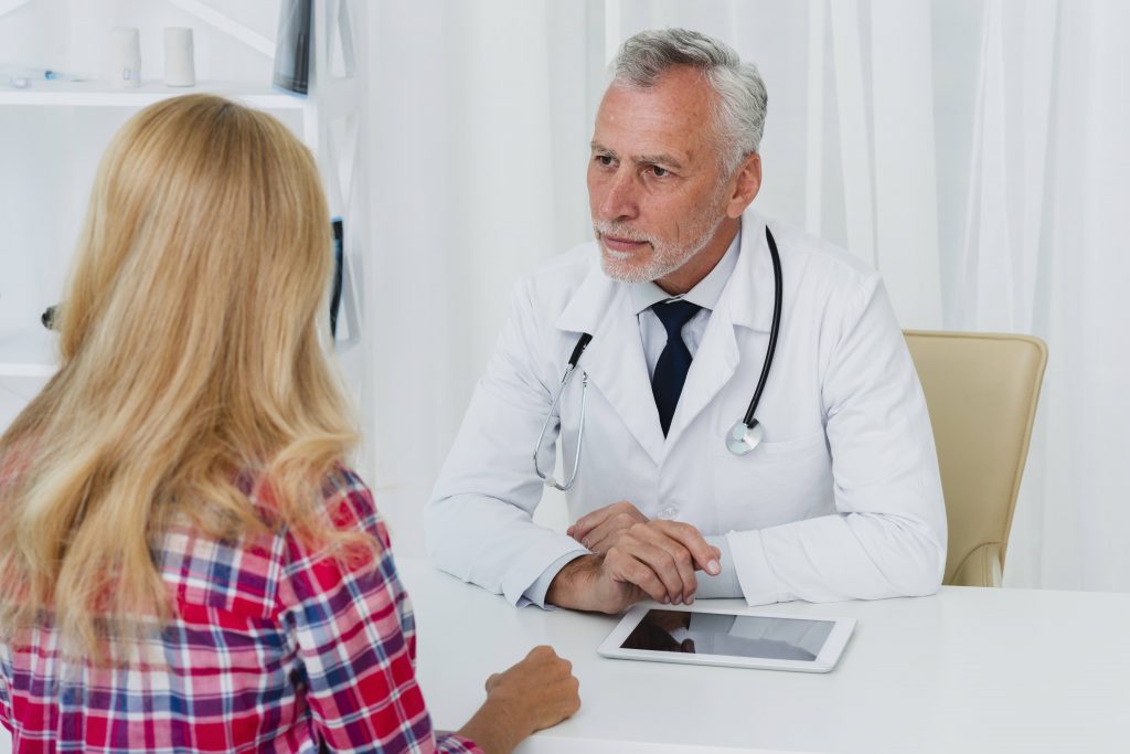¿Qué es todo esto de la escucha activa? La escucha activa en tu clínica veterinaria