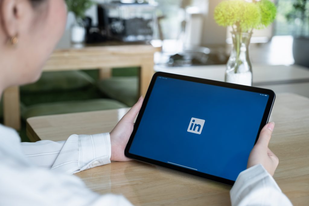 cómo mejorar la página de LinkedIn de tu clínica veterinaria