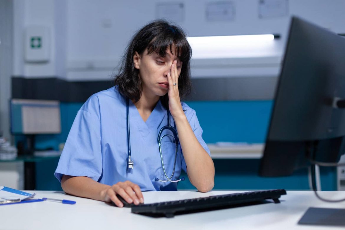 Prevención y manejo del burnout en veterinaria para que no afecte a la profesión