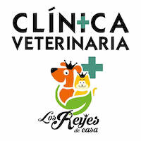 Logo de la clínica veterinaria Los Reyes con mascota y símbolo de salud.